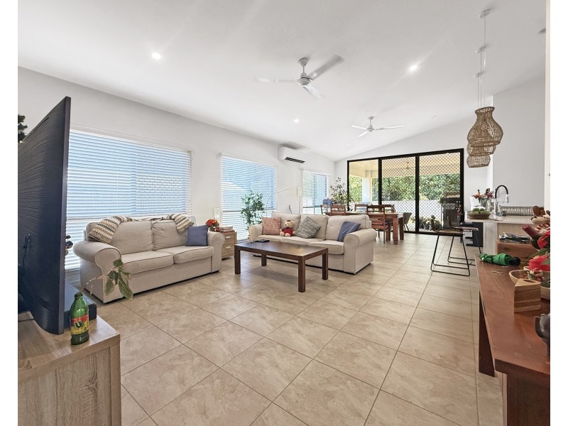 27 Shelly Ct, Mission Beach QLD 4852