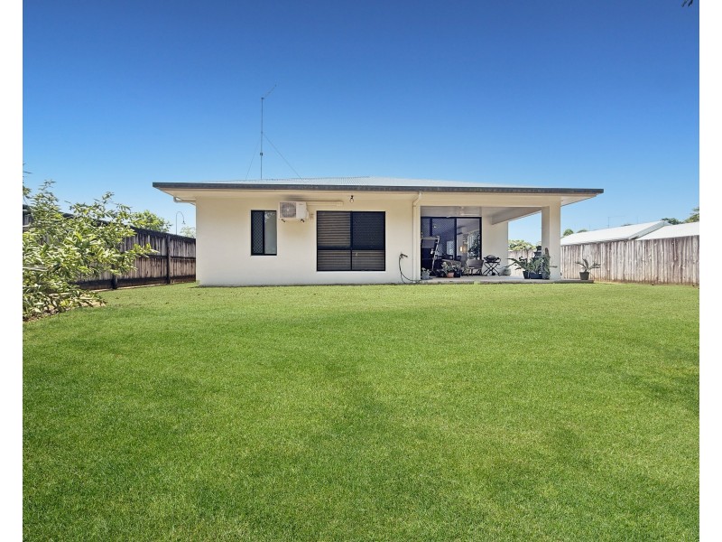 27 Shelly Ct, Mission Beach QLD 4852