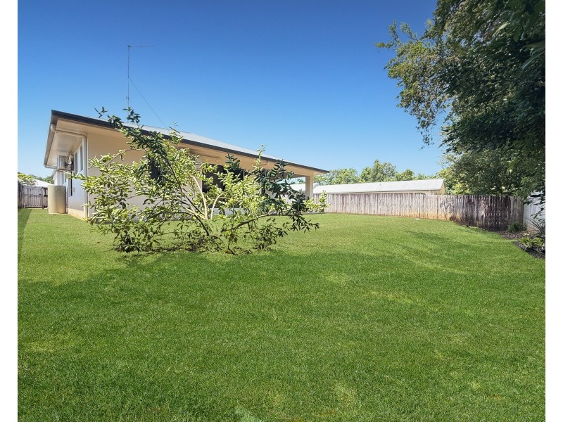 27 Shelly Ct, Mission Beach QLD 4852