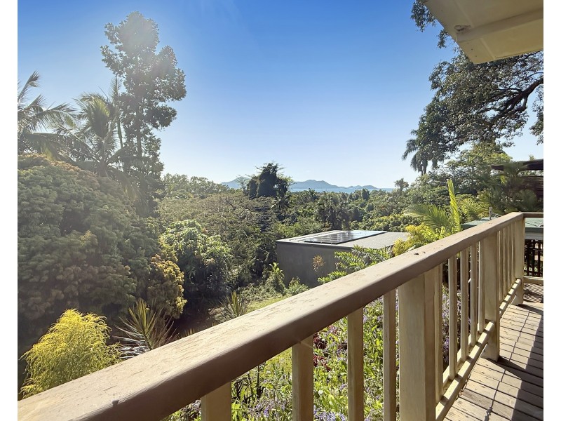 58 Mission Dr, South Mission Beach QLD 4852