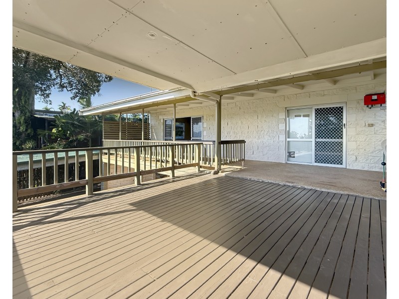 58 Mission Dr, South Mission Beach QLD 4852