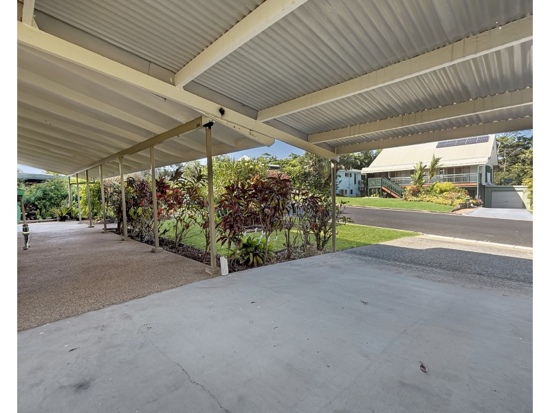 58 Mission Dr, South Mission Beach QLD 4852