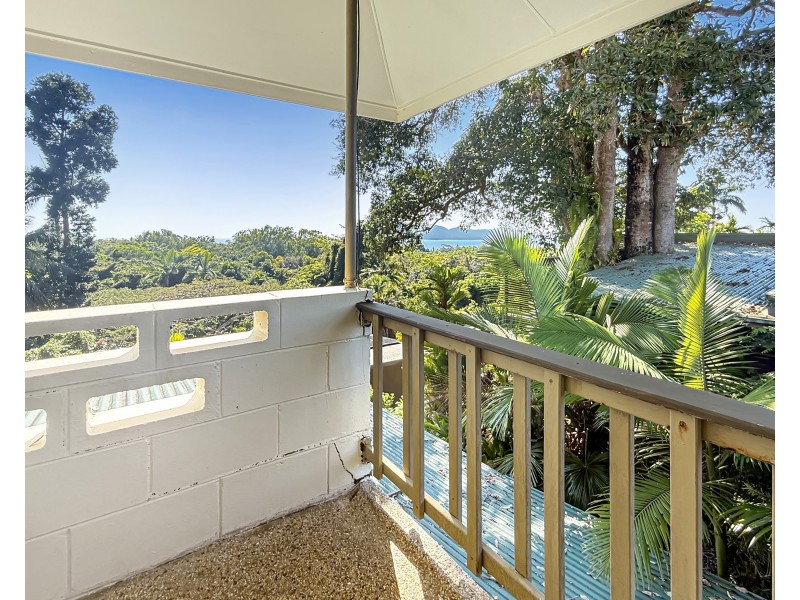 58 Mission Dr, South Mission Beach QLD 4852