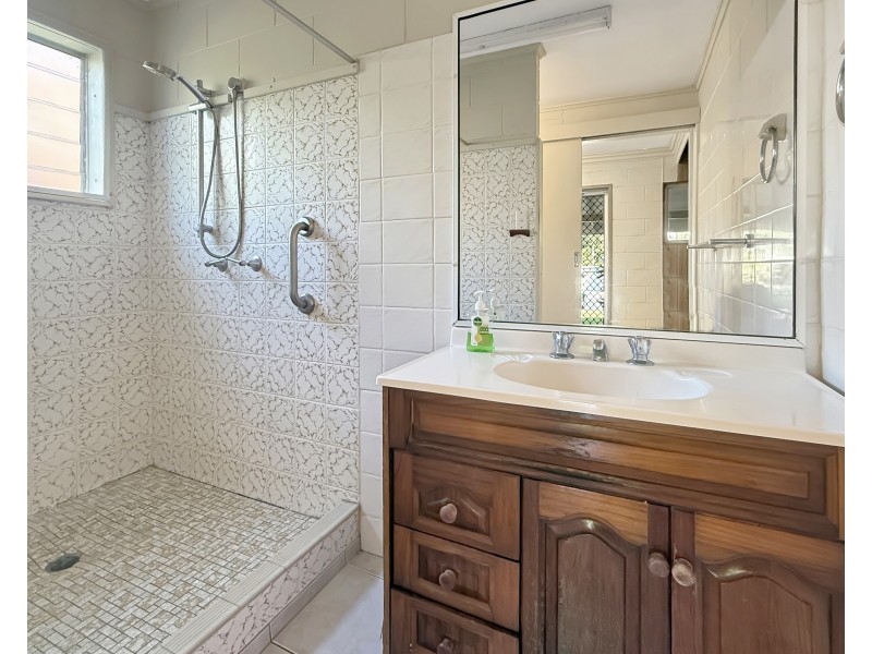 58 Mission Dr, South Mission Beach QLD 4852