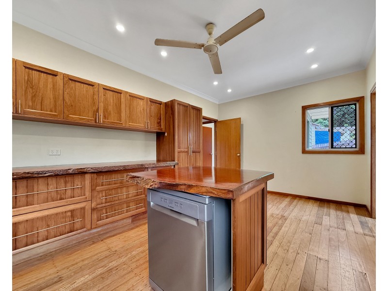 34 Cook St, Tully QLD 4854