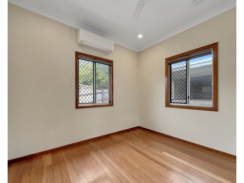 34 Cook St, Tully QLD 4854