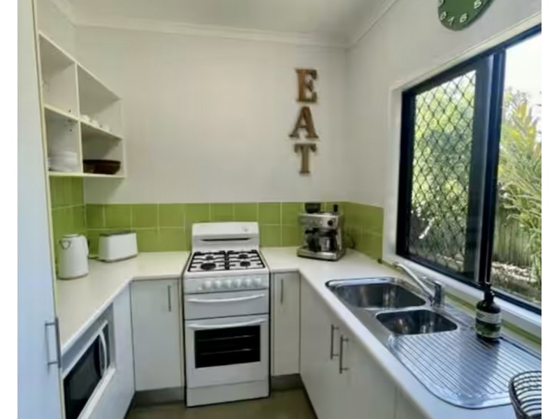 30 Seaview St, Mission Beach QLD 4852