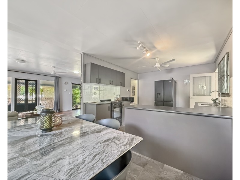 4 Cairns St, Tully QLD 4854