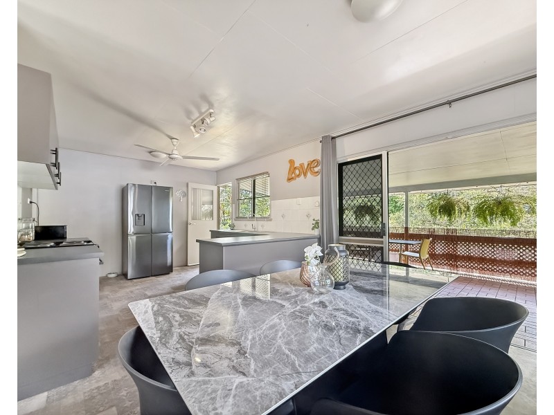 4 Cairns St, Tully QLD 4854
