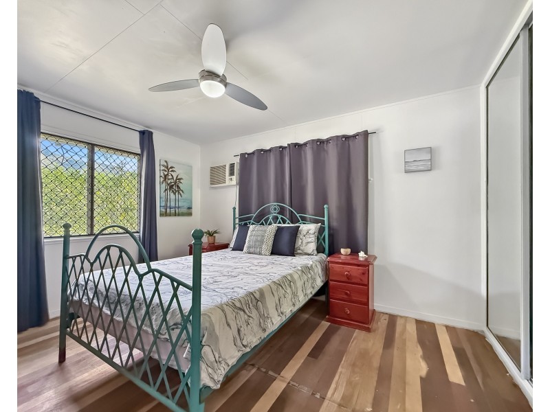 4 Cairns St, Tully QLD 4854