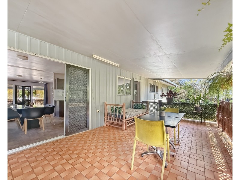 4 Cairns St, Tully QLD 4854