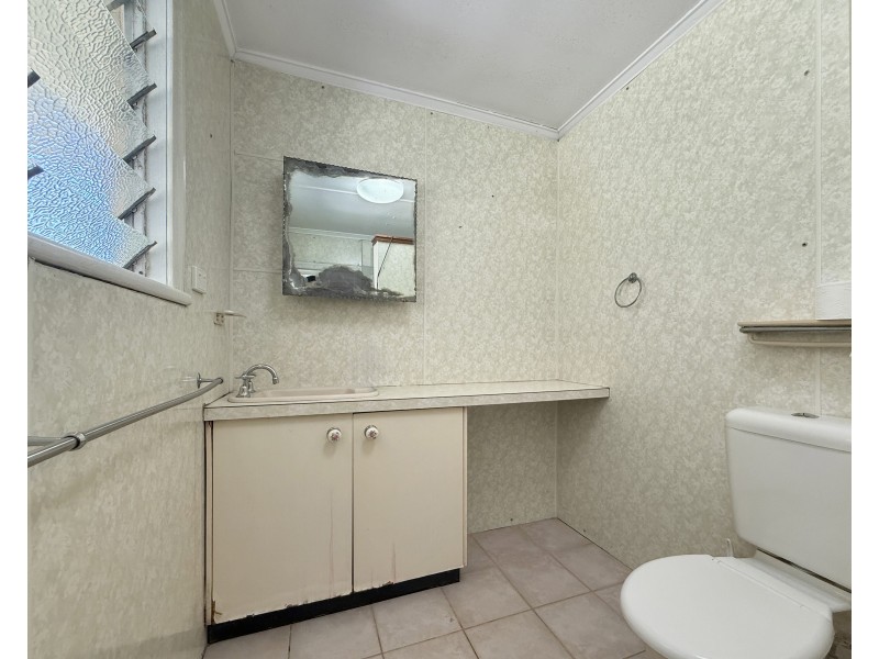 21 Thurles St, Tully QLD 4854