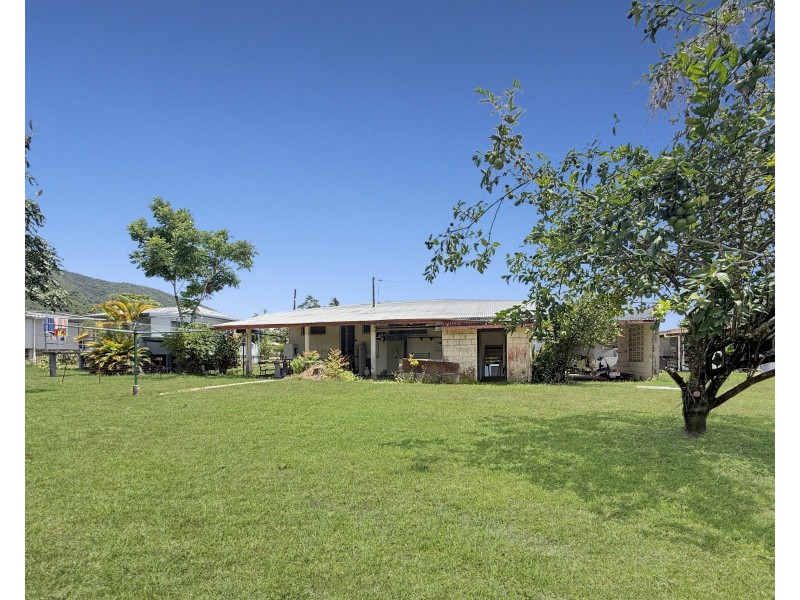 21 Thurles St, Tully QLD 4854