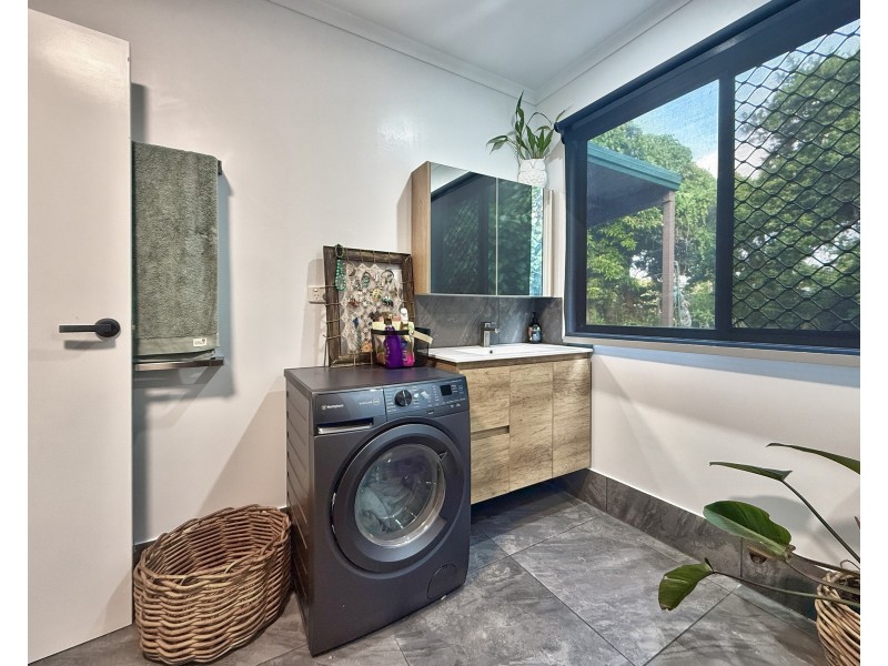 19 Webb Ct, Bingil Bay QLD 4852