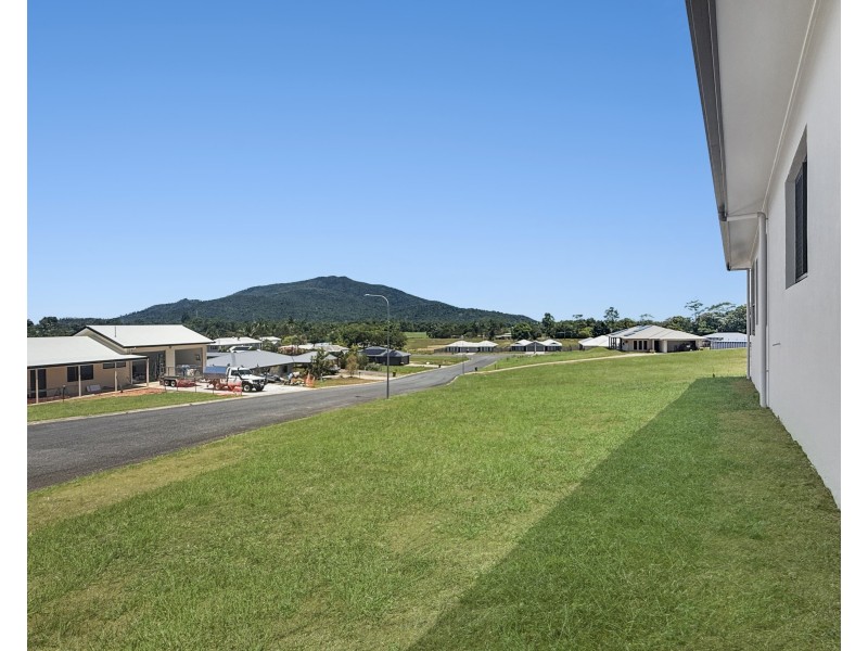 22 Pease Street, Tully QLD 4854