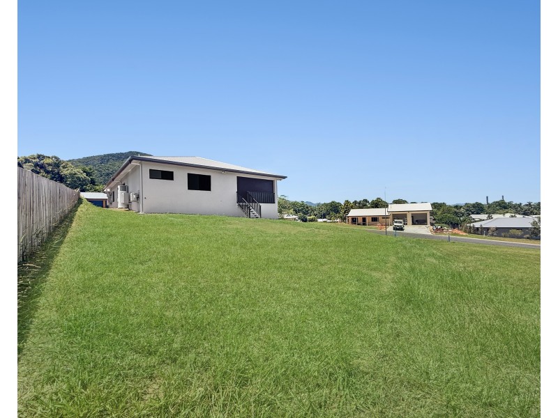 22 Pease Street, Tully QLD 4854