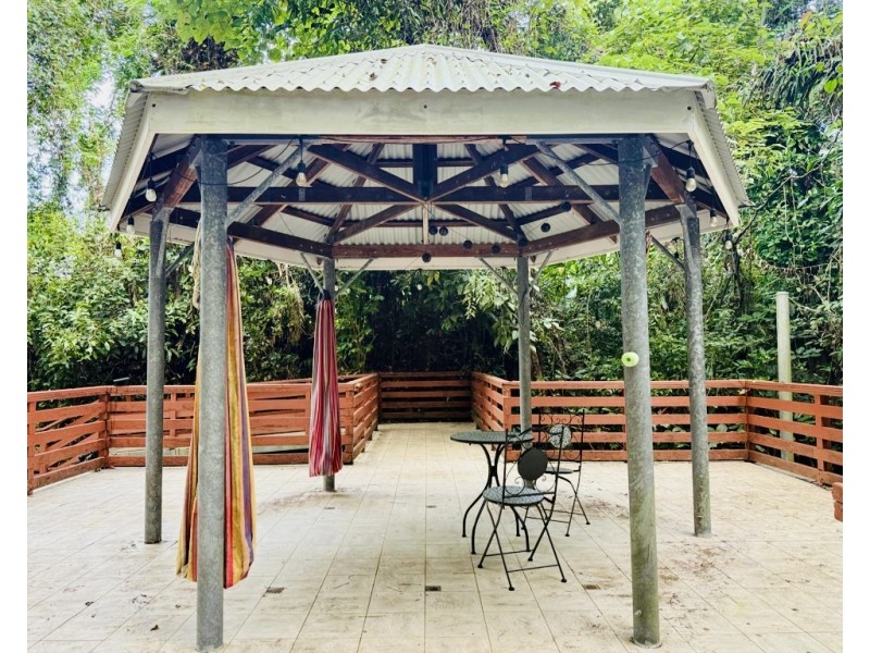 1 Cutten St, Bingil Bay QLD 4852
