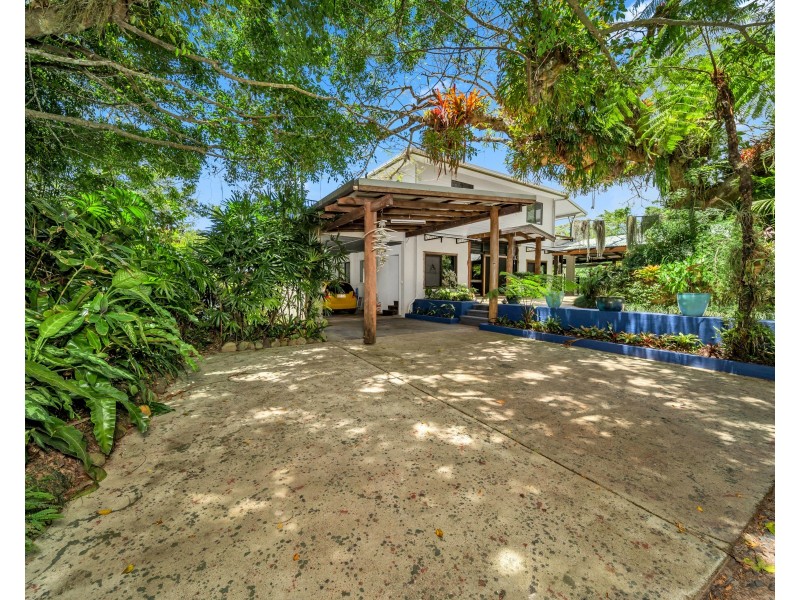 582 Bingil Bay Rd, Bingil Bay QLD 4852