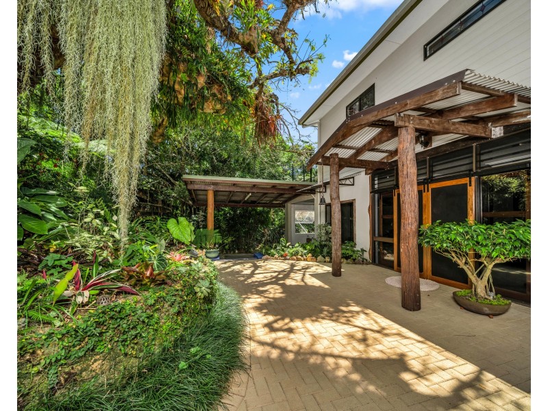 582 Bingil Bay Rd, Bingil Bay QLD 4852