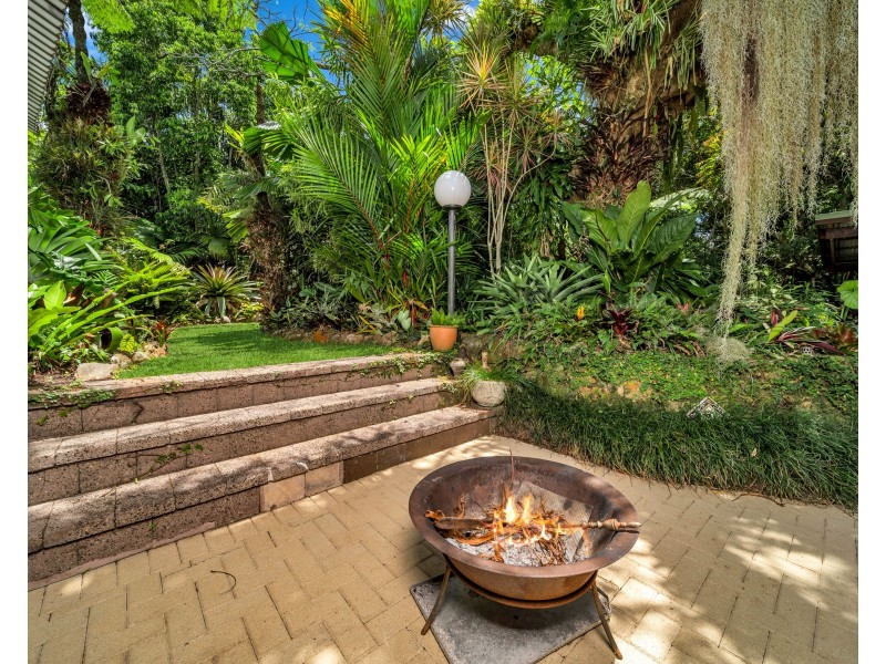 582 Bingil Bay Rd, Bingil Bay QLD 4852