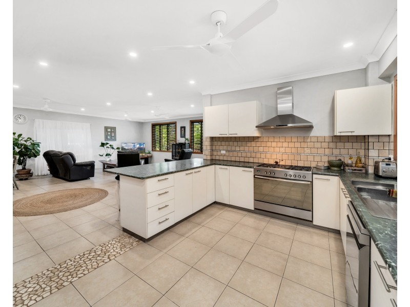 582 Bingil Bay Rd, Bingil Bay QLD 4852