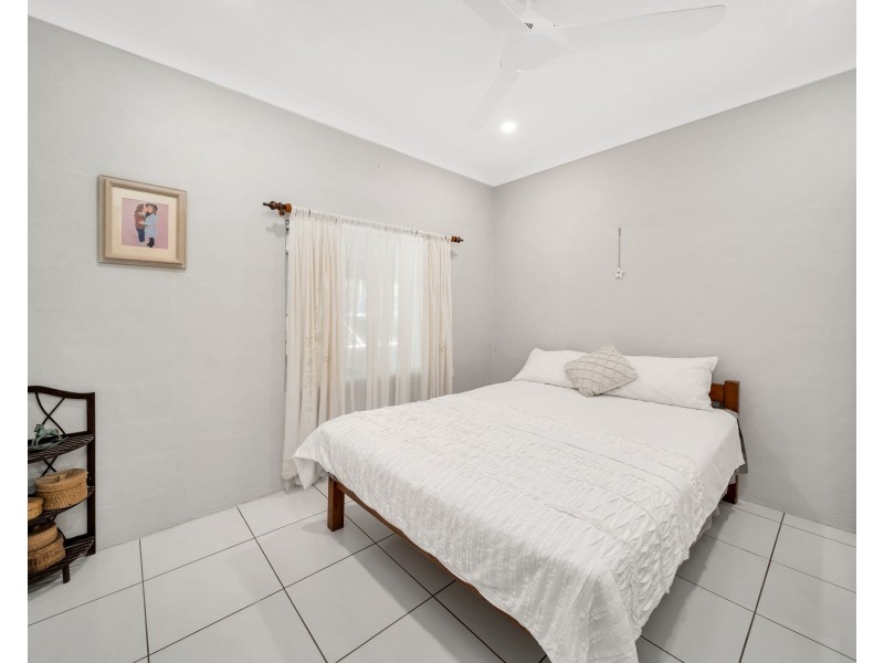 582 Bingil Bay Rd, Bingil Bay QLD 4852