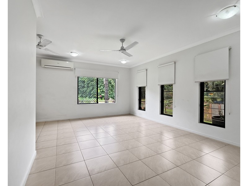 1D Royal Palm Dr, Mission Beach QLD 4852