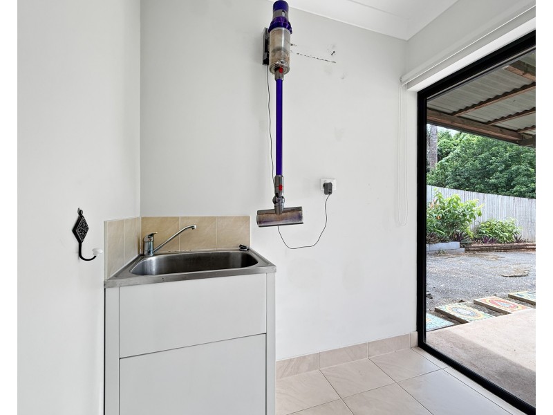 1D Royal Palm Dr, Mission Beach QLD 4852