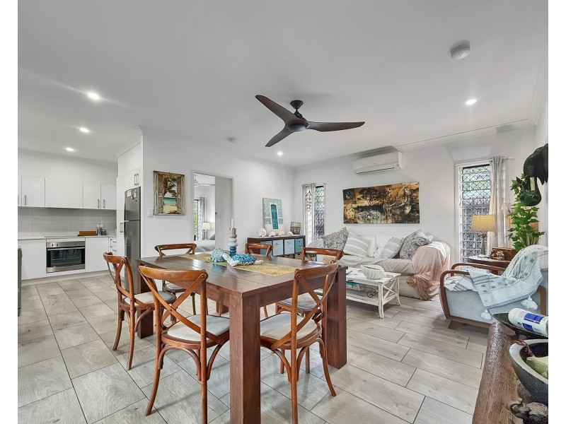 16 Spinnaker St, South Mission Beach QLD 4852