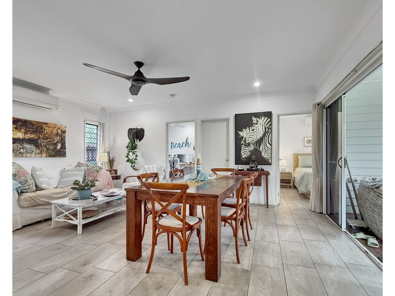 16 Spinnaker St, South Mission Beach QLD 4852