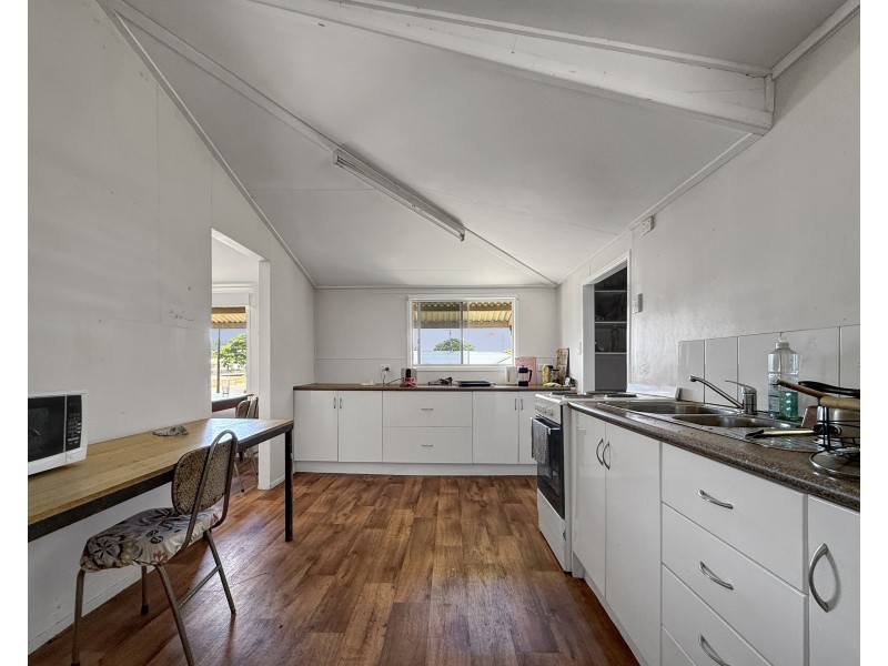 35 Murray St, Tully QLD 4854