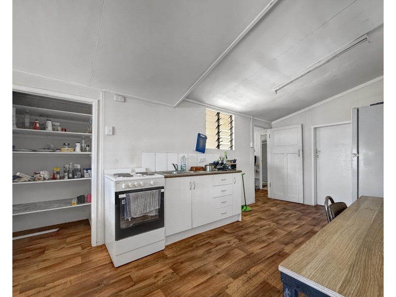 35 Murray St, Tully QLD 4854