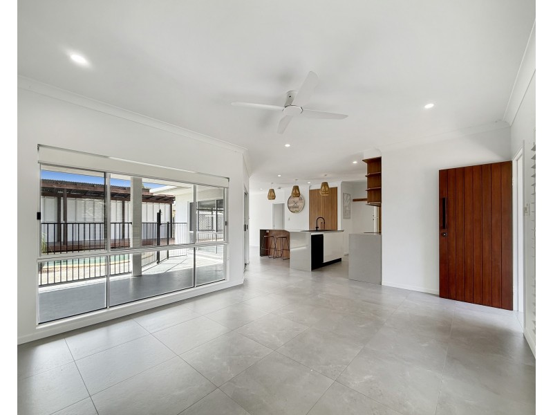 2 Miara Cl, Kewarra Beach QLD 4879