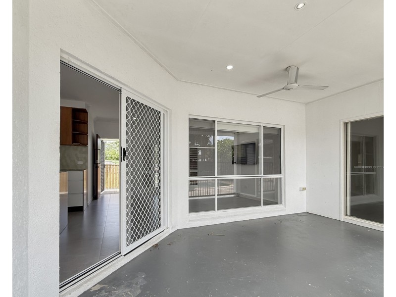 2 Miara Cl, Kewarra Beach QLD 4879