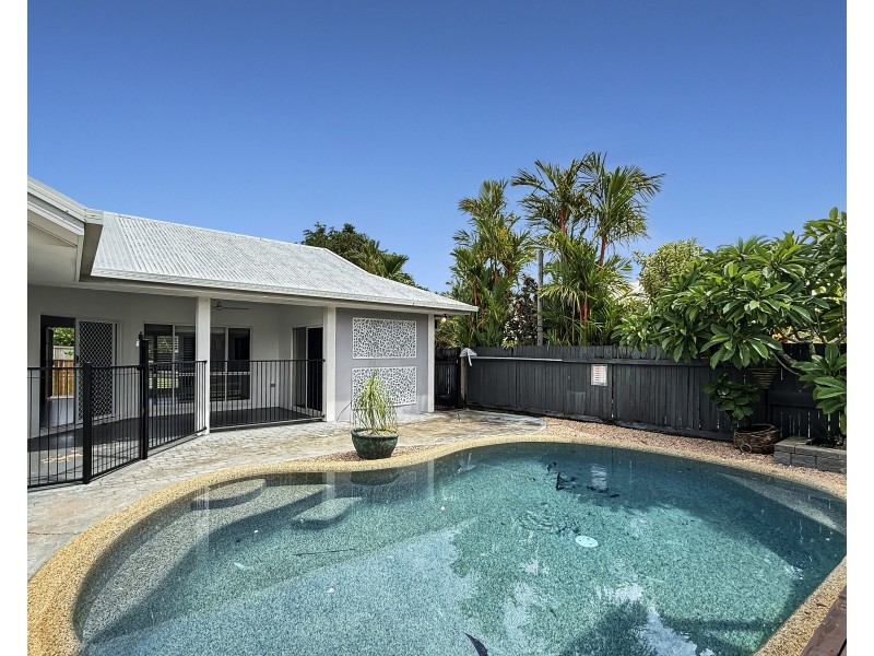 2 Miara Cl, Kewarra Beach QLD 4879