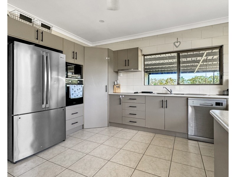 104 Jaffa Rd, El Arish QLD 4855