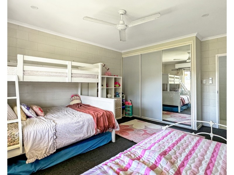 104 Jaffa Rd, El Arish QLD 4855