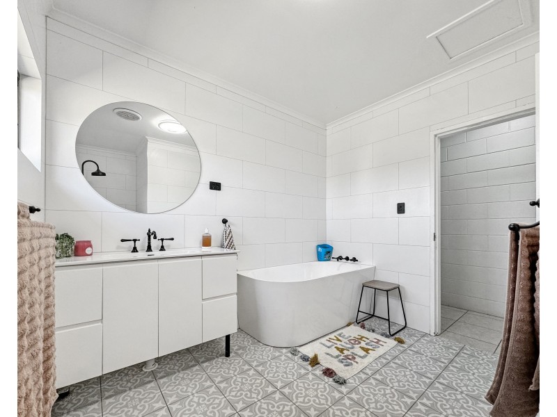 104 Jaffa Rd, El Arish QLD 4855