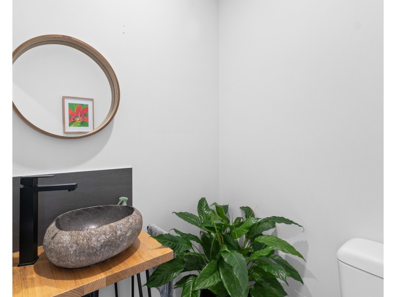 11 Holland St, Wongaling Beach QLD 4852