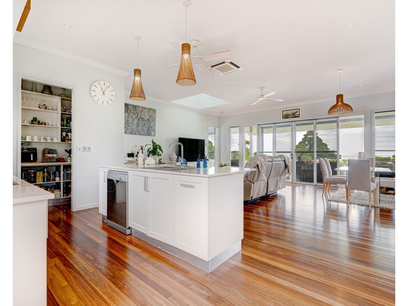 6 Unsworth Drive, Mission Beach QLD 4852