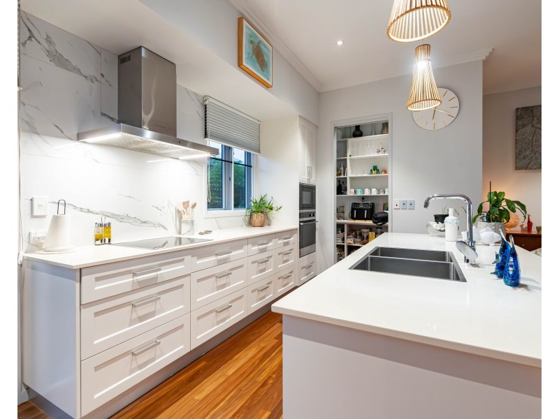 6 Unsworth Drive, Mission Beach QLD 4852