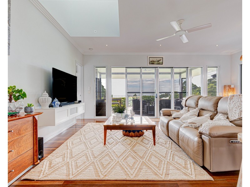 6 Unsworth Drive, Mission Beach QLD 4852