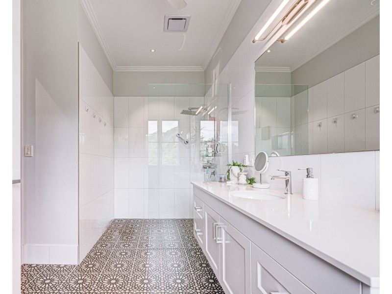 6 Unsworth Drive, Mission Beach QLD 4852