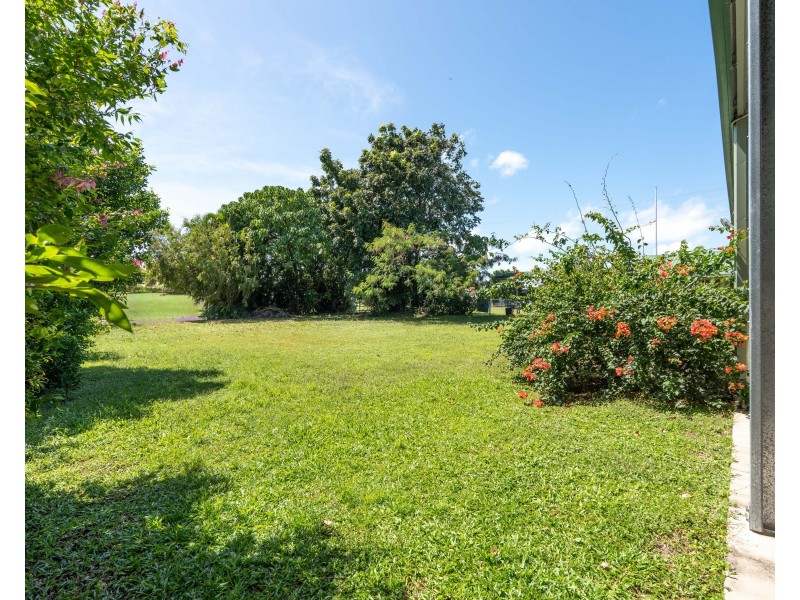 26 Andrews Street, Kurrimine Beach QLD 4871