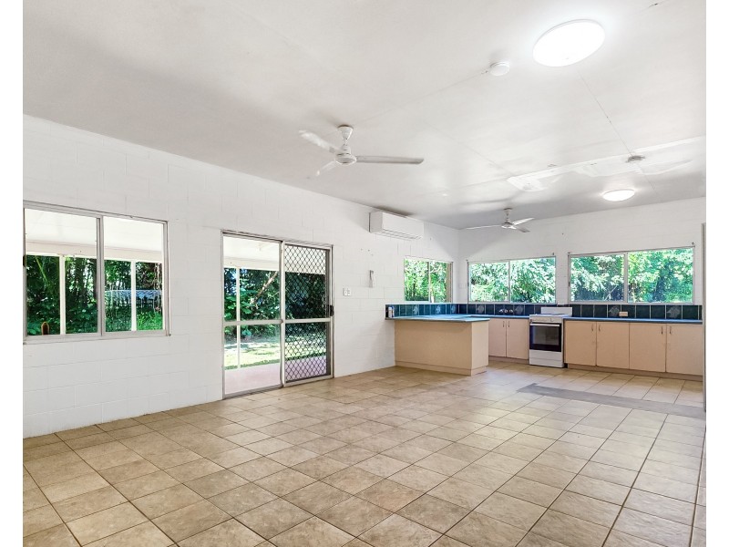 38 Cutten Street, Bingil Bay QLD 4852