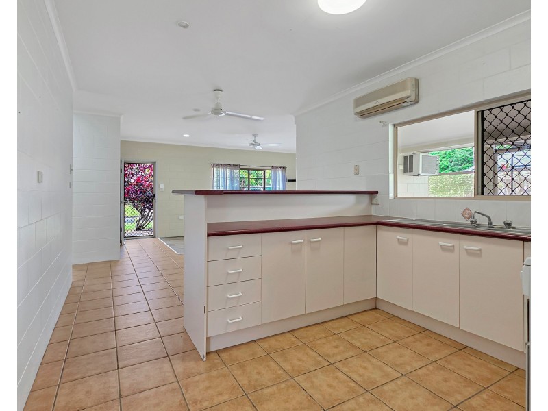 15 Casuarina Street, Tully Heads QLD 4854