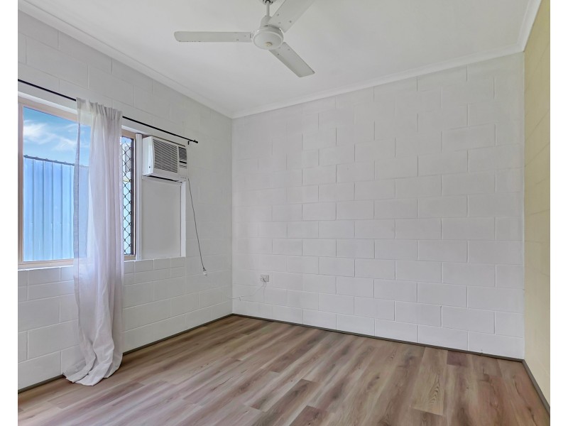 15 Casuarina Street, Tully Heads QLD 4854