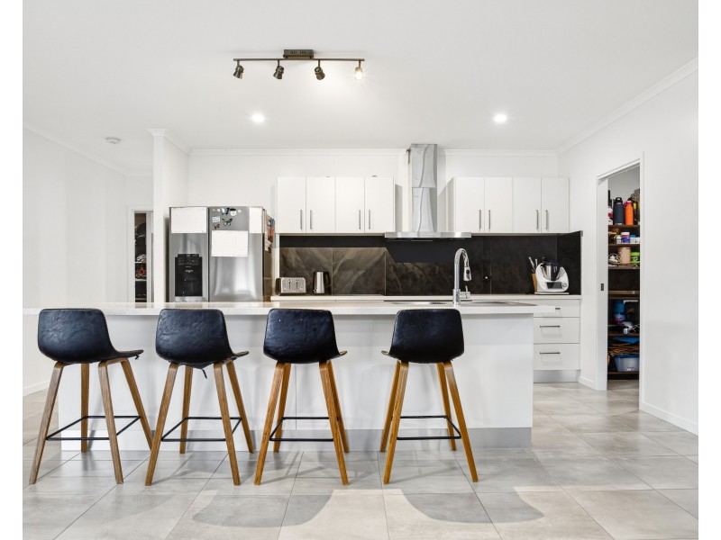13 Trower Street, Tully QLD 4854