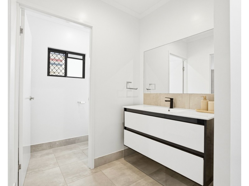 13 Trower Street, Tully QLD 4854
