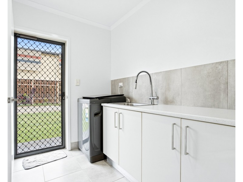 13 Trower Street, Tully QLD 4854